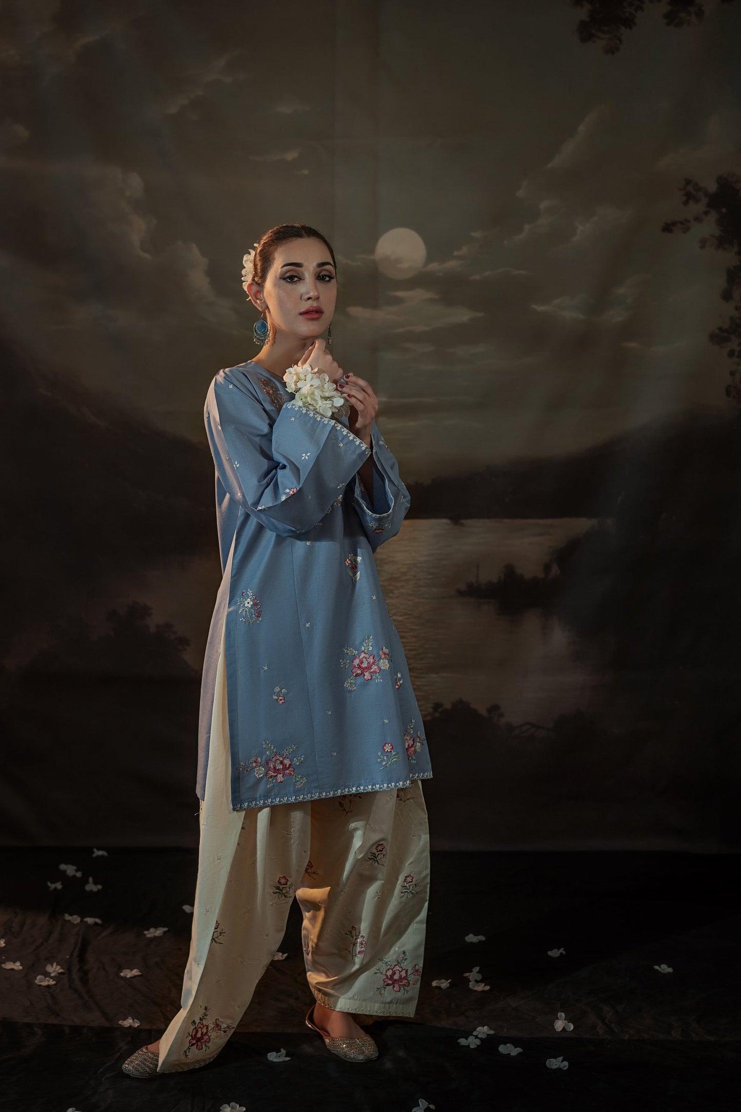 Luxury Dhanak Embroidered 2Pc Suit